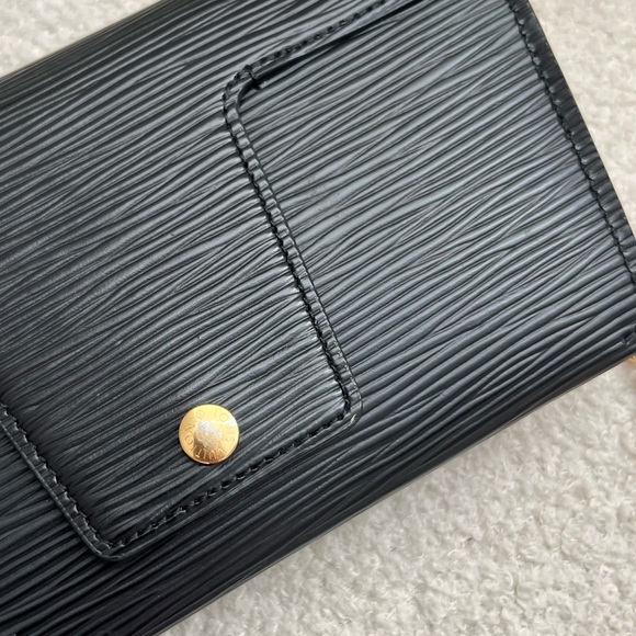 Louis Vuitton Padlock On Strap Monogram - Picture 15 of 16